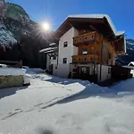 Cesa Mandi E Miky Apartman